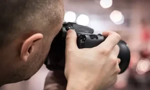 عقوبة تصوير شخص دون علمه بالسعودية